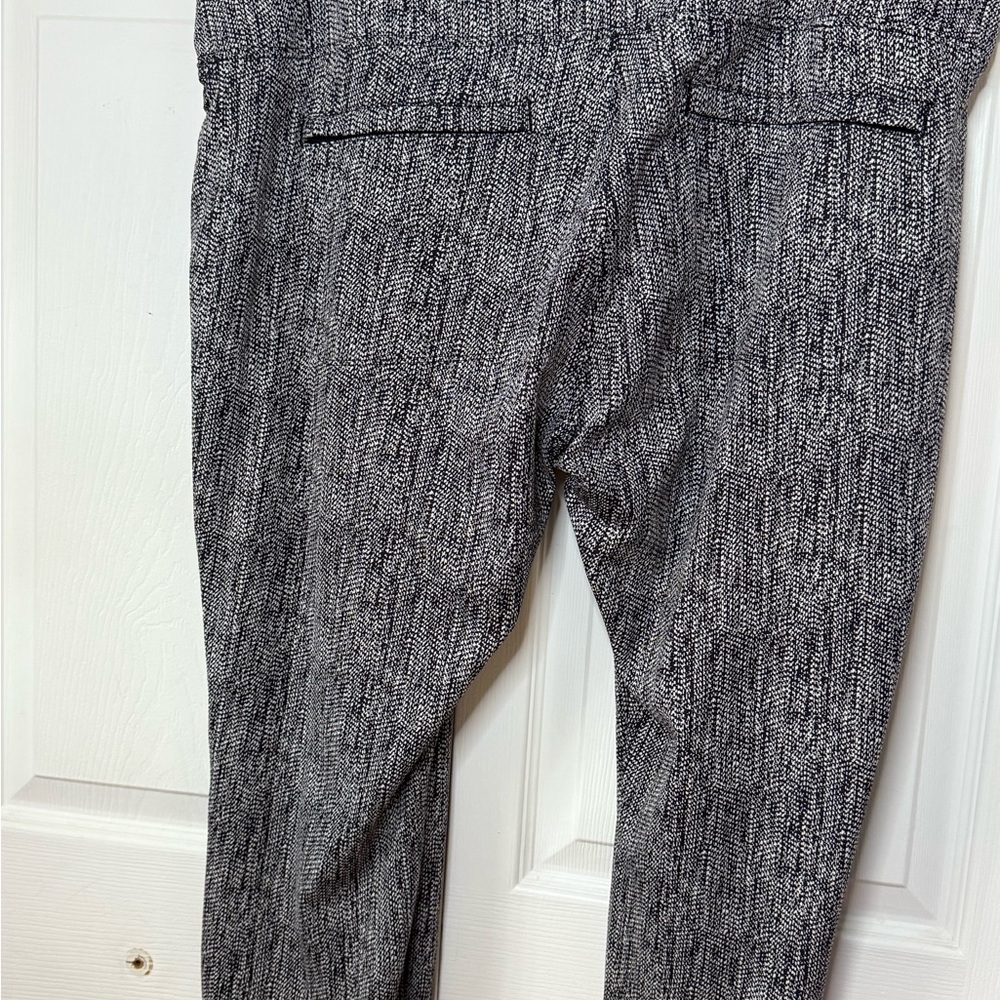 Athleta Delancy Motto Chic Gray Patterned Leggings - image 5